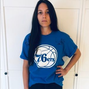Distressed 76ers T